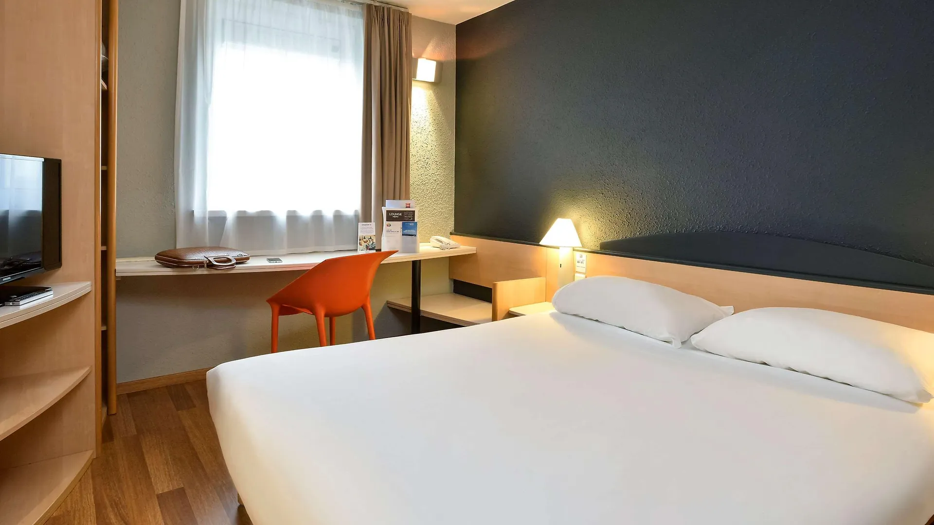 Ibis Charleroi Centre Gare Hotel 3*,  Belgium