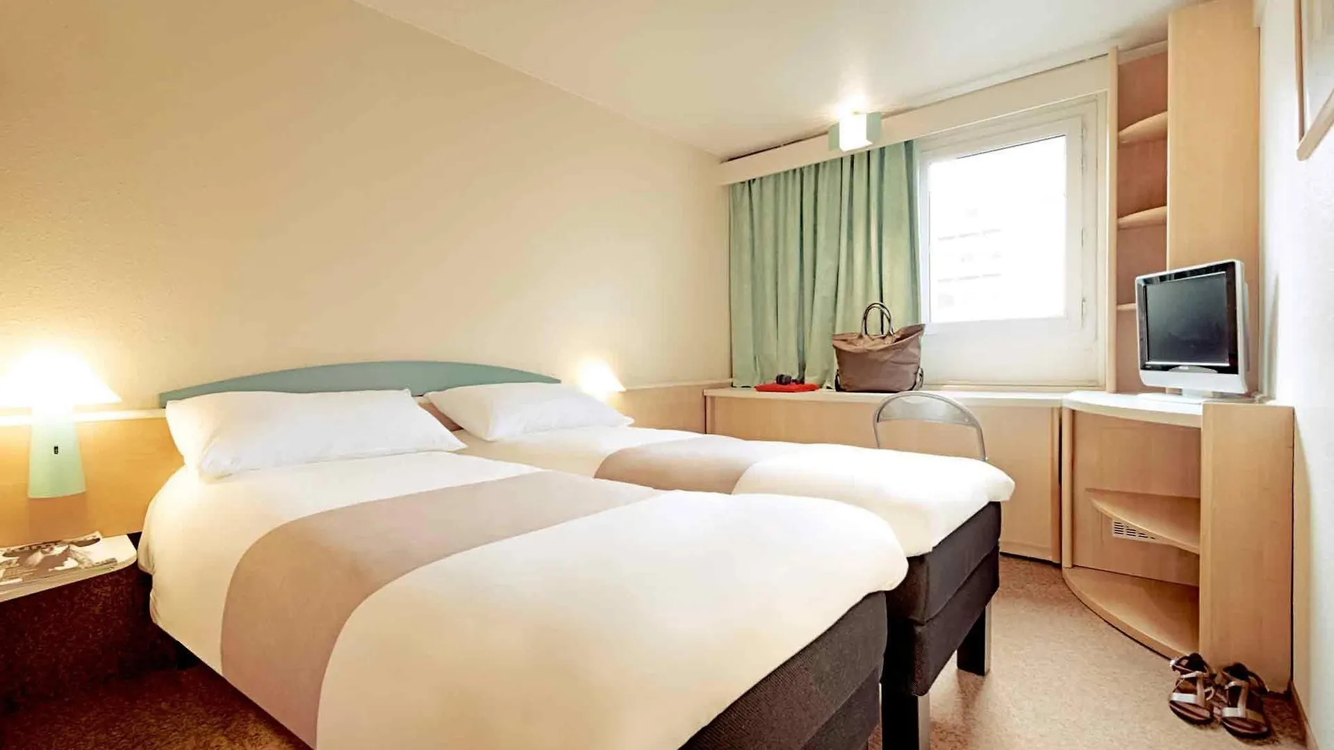 Ibis Charleroi Centre Gare Hotel 3*,  Belgium